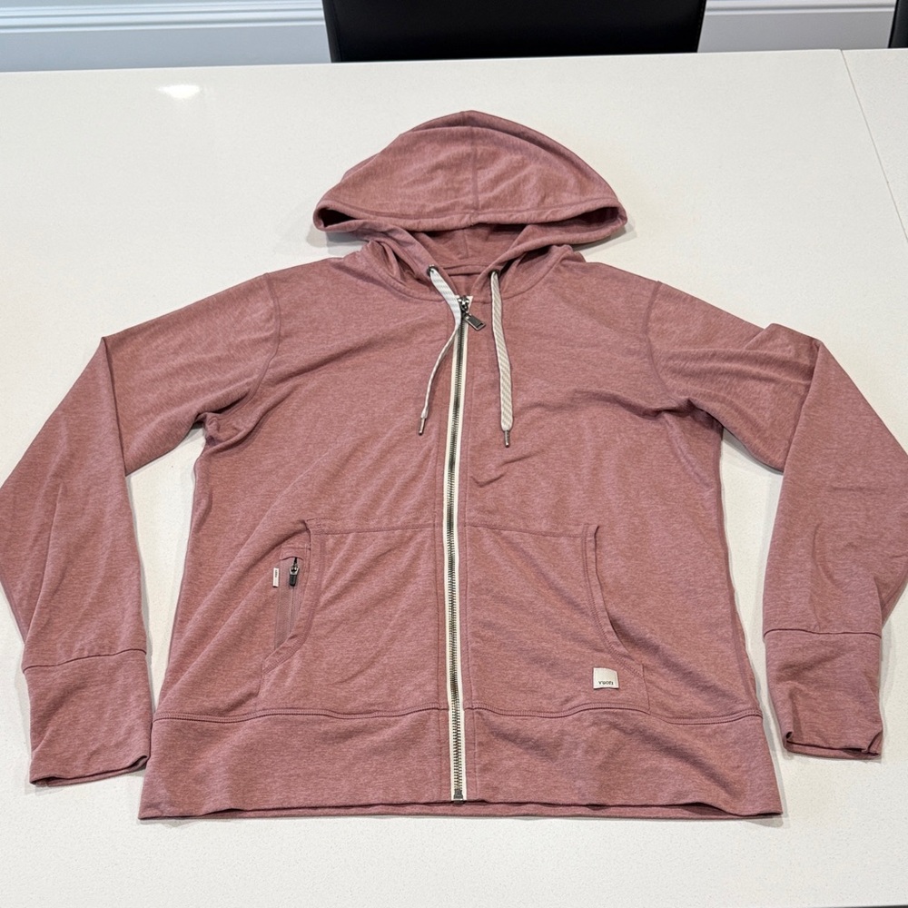 Vuori Performance Hoodie. EUC. Dusty Rose